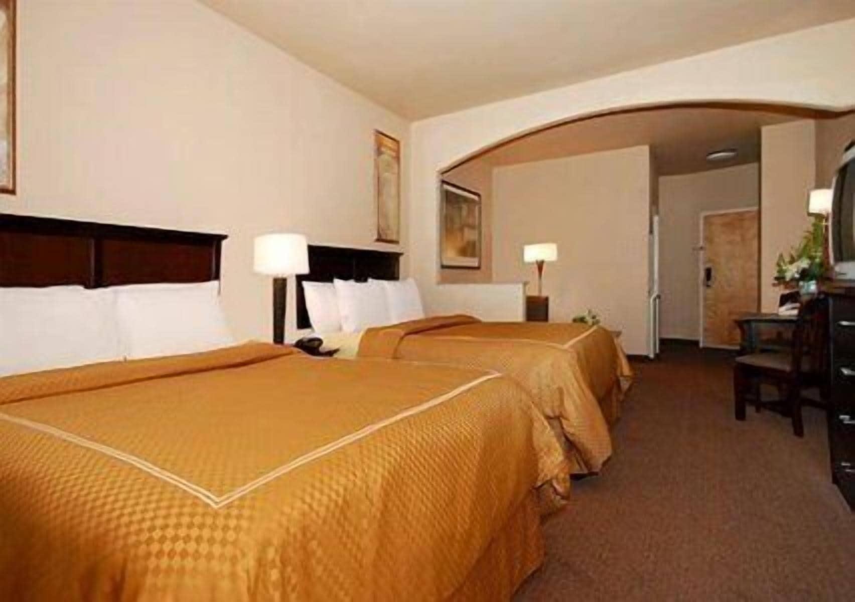 Comfort Suites Georgetown Buitenkant foto