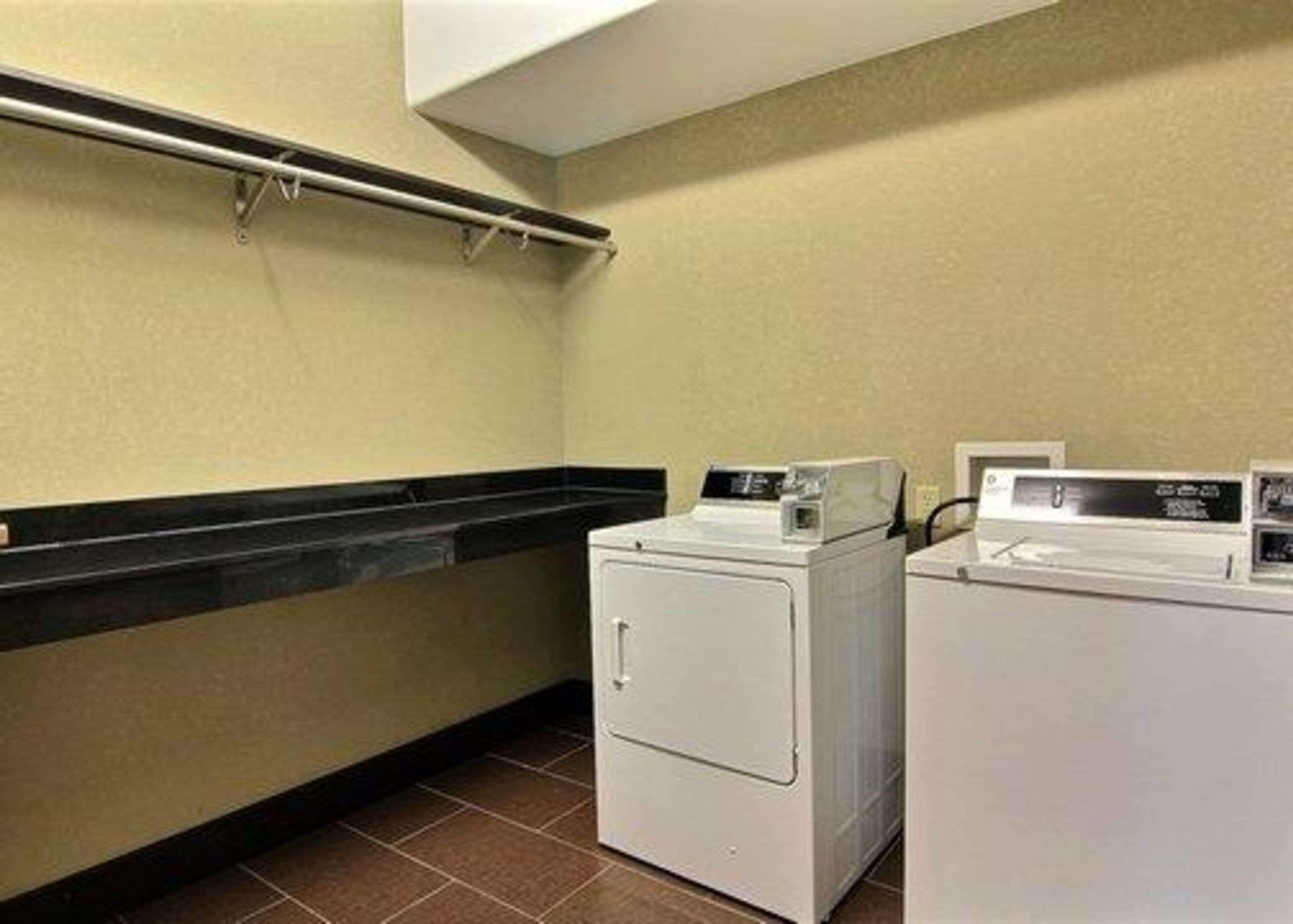 Comfort Suites Georgetown Buitenkant foto