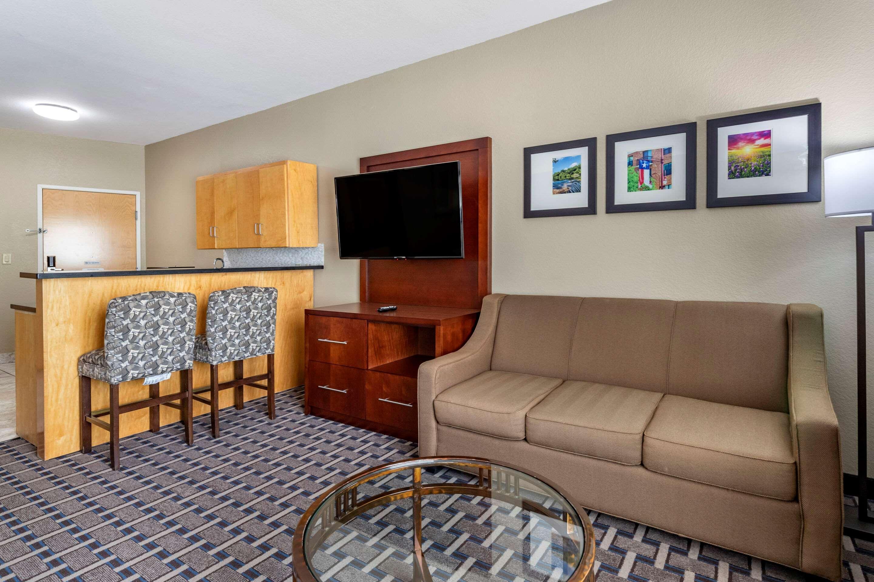 Comfort Suites Georgetown Buitenkant foto