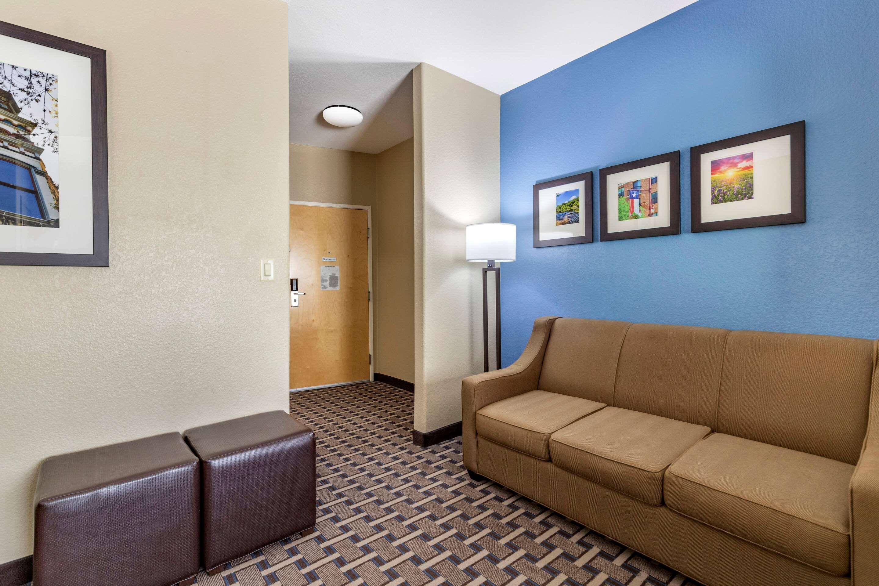 Comfort Suites Georgetown Buitenkant foto
